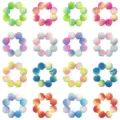 Détail de bague de décompression sensorielle en perles texturées colorées, anti-stress. - Multicolore