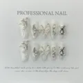 Handgemachte künstliche Nägel lange weiße Acryl Nagelkunst gefälschte Spitzen mit Bär Schmetterling - XS / Reinweiß 3D Dekoration Stil (612) / Mittellange Sargform