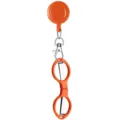 Nahaufnahme der tragbaren orangefarbenen Faltlesebrille mit einziehbarer Ausweisrolle. - Orange