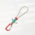 Bunter Outdoor Paracord Schlüsselanhänger mit rotem Karabiner für Camping Rucksack Zubehör - Rot