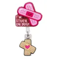 Niedlicher glitzernder pinker Pflaster Ausweisjojo Rollclip mit herzigem Herzanhänger. - Rosa Pflaster