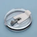 Universeller 20oz transparenter Plastik Becher Deckel Ersatz mit weissem Schieber. - Weiß