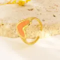 Minimalistische 18k vergulde roestvrijstalen open ring met chique roze hartje email. - Hart Open Ring / Oranje