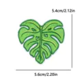 Parche bordado con forma de corazon de hoja de monstera verde para ropa y bolsos 5.4x5.6cm - Follaje de Corazón Verde (PE17062CT)
