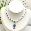 Beau collier pendentif avec poisson coloré style océan et corde noire et blanche - Pendentif + Chaîne sur la Photo (Q01-15)