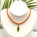Collier en cordon tressé orange avec pendentif poisson en émail coloré pour le style. - Ensemble Pendentif et Chaîne (Q01-6)