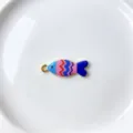 Pendentif de poisson en émail coloré avec des rayures bleues pour collier DIY. - Pendentif Seul (Sans Chaîne) (P01-9)