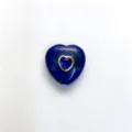 Detailansicht des natürlichen Lapislazuli Herzanhängers mit blauem Zirkon für DIY Schmuck. - Herzanhänger (Nur Anhänger) / I08 Lapislazuli (Nur Anhänger)