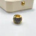 Dettaglio perlina distanziatrice grande foro in cristallo blu micro pavé placcato oro fai. - Oro (Pietra Blu Scuro)