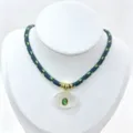 Elegante collana con pendente in pietra verde ovale e corda intrecciata per donna. - Set Collana con Ciondolo / Verde trasparente