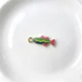 Pendentif petit poisson raye emaille colore pour accessoires de bijoux de collier DIY - Pendentif Seul (Sans Chaîne) (P01-18)