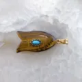 Pendentif poisson en pierre naturelle œil de tigre turquoise bijou DIY accessoire. - Œil de tigre