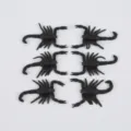 Finti scorpioni di plastica nera set da 6, oggetti di scena spettrali realistici per Halloween. - Scorpione Simulato