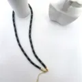 Χειροποίητο DIY υφασμένο κολιέ κορδόνι με χρυσή κλωστή λεπτομέρεια, κομψό αξεσουάρ μόδας. - C-20