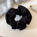 Klassieke zwarte stoffen haarrekkers, elegant oversized ontwerp voor dagelijkse casual kapsels. - Slanke Taille Stijl Scrunchie / Zwart