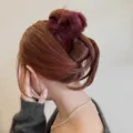 Morbido fermaglio per capelli in pelliccia sintetica, grande molletta per eleganti acconciature. - Pinza per Capelli Media