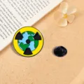 Kreative Erde Nukleare Strahlung Emaille Pin Abzeichen Suesse Cartoon Brosche - Strahlung Erde Stil (CZ0401) / CZ0401
