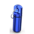 Detailansicht der tragbaren wasserdichten Pillendose aus Aluminiumlegierung mit Schlüsselring. - Blau