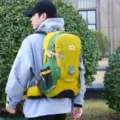 Outdoor Wanderrucksack 35L groessere Kapazitaet Reisesport Camping Rucksack fuer Damen und Herren - Gelb