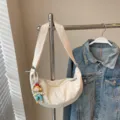 Minimalistische Segeltuch Dumpling Umhängetasche weiß lässige Crossbody Tasche Anhänger - Cremeweiß & Kleines Mädchen