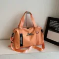 Stilvolle orangefarbene Reisetasche für Sport, Fitness, Yoga und das Pendeln im Alltag. - Orange