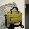 Borsa a tracolla casual verde da donna con scomparti multipli, manici in corda e comoda cinghia. - Taglia L / Verde