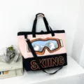 Große Fitness- und Reisetasche mit Skibrillen-Print und abnehmbarem Schultergurt. - Rosa