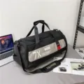 Schwarze multifunktionale wasserdichte Reisetasche mit grauem Streifen und Schultergurt - Rot