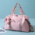 Rosa Reisetasche für Damen große Kapazität Sporttasche Fitness mit süßem Hasen Anhänger. - Rosa