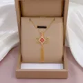 Exquisite vergoldete Halskette mit chinesischem Knoten, roter Emaillierung und Zirkonia. - X0914 Fu-Schriftzeichen Quaste (Gold)