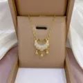 Elegante vergoldete Zirkon Schloss Anhänger Halskette für Damen, stilvoller Schlüsselbeinschmuck. - Ruyi-Schloss Stil (X0403)
