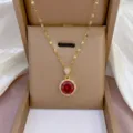 Elegante vergoldete rote Zirkonia Heiligenschein Anhänger Halskette mit glänzender Kette. - Runder Roter Zirkonia Stil (X0437-1)