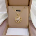Goldene rotierende Sonnenblumen Anhänger Halskette, Zirkon Schlüsselbein Kette Schmuck. - Drehbarer Sonnenblumen Stil (X0592)