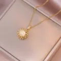 Goldene Sonnenblumen Halskette Titanstahl Schlüsselbein Kette minimalistischer Schmuck Variante - Sonnenblume Blumen Stil (X1030) / Gold mit weißem Katzenaugenstein