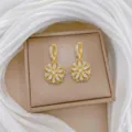 Gold Zirkonia Blumen Ohrringe Elegante Bluten Creolen Luxus Modeschmuck Accessoires Damen - Strass Blumenohrringe (E2030)