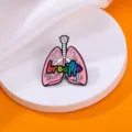 Roze Longen Emaille Speld Creatieve Breathe Broche Schattige Legering Kraag Sieraden - Adem Long Stijl (CZ0388-2)