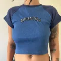 Top corto blu a maniche corte raglan con ricamo Argentina per donna in estate. - Taglia S / Blu