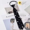 Cravatta JK nera preannodata con perle, elegante accessorio per colletto di camicia e uniforme. - Modello 5
