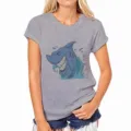 Grijs dames t-shirt met korte mouwen en een leuke cartoon haai print voor dagelijks gebruik. - S / Grijs