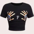 Stilvolles Damen T-Shirt in Schwarz mit Hand-Print und funkelndem Strass-Buchstaben F. - S / Stil F