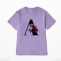 Paars t-shirt met korte mouwen, grote zwarte letter A en vintage rozen bloemenprint. - S / Paars (Letter A)