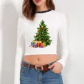 Γυναικείο λευκό crop top μακρυμάνικο με χριστουγεννιάτικο δέντρο και κουτί δώρου. - 939