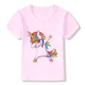 Maglietta rosa a maniche corte per bambini con grazioso disegno di unicorno arcobaleno. - Rosa 1044 / 24M
