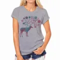Detailopname van de bloemhert grafische print op het grijze dames t-shirt met korte mouw. - Grijs-587