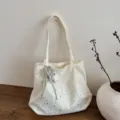 Λευκή τσάντα tote με μοτίβο αστέρια, μεγάλη casual τσάντα ώμου, κομψή γυναικεία τσάντα. - Χωρίς μενταγιόν / Λευκό