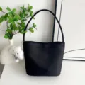 Bolso de hombro minimalista de nailon negro para mujer, bolso bombo informal con colgante. - Fondo Grueso Con Letras (Con Colgante de Nube) / S / Negro