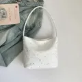 White star shoulder bag for women, stylish underarm bag with silver stars pattern, chic design. - 白色 (单包)