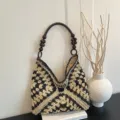 Elegante bolso de hombro de paja tejida en blanco y negro con asa de cuentas, bolso. - Negro