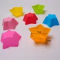 Stampi da forno a stella in silicone colorati, pirottini per muffin antiaderenti da 7cm per dolci. - A stella