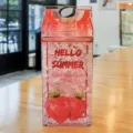 Dubbelwandige roze melkpakvormige ijsbeker met aardbeipatroon voor zomerse drankjes. - 400ml / Zomer Aardbei